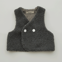 <b>eLfinFolk</b></br>23aw Sheep boa baby vest (reversible)<br>gray <img class='new_mark_img2' src='https://img.shop-pro.jp/img/new/icons1.gif' style='border:none;display:inline;margin:0px;padding:0px;width:auto;' />