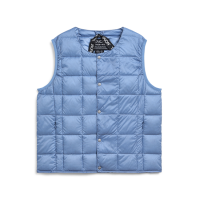 <b>TAION</b><br>23aw KIDS CREW  NECK  BUTTON  DOWN  VEST [ BASIC ]  with STORAGE BAG<br>DG.BLUE <img class='new_mark_img2' src='https://img.shop-pro.jp/img/new/icons1.gif' style='border:none;display:inline;margin:0px;padding:0px;width:auto;' />