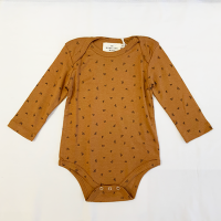 <b>MONSIEUR MINI</b><br>23aw Onesie tiny croissant AOP<br>Brown <img class='new_mark_img2' src='https://img.shop-pro.jp/img/new/icons1.gif' style='border:none;display:inline;margin:0px;padding:0px;width:auto;' />