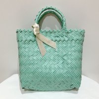 <b>ichi</b><br>24ss Plastic Tote (XS)<br>C. GREEN<img class='new_mark_img2' src='https://img.shop-pro.jp/img/new/icons1.gif' style='border:none;display:inline;margin:0px;padding:0px;width:auto;' />