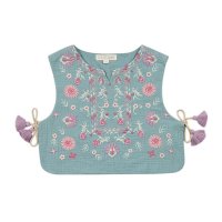<b>LOUISE MISHA</b></br>24ss Vest Maina<br>Stone Blue<img class='new_mark_img2' src='https://img.shop-pro.jp/img/new/icons1.gif' style='border:none;display:inline;margin:0px;padding:0px;width:auto;' />