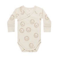 <b>QUINCY MAE</b><br>24aw SIDE SNAP BODYSUIT || LIONS<br>NATURAL<img class='new_mark_img2' src='https://img.shop-pro.jp/img/new/icons1.gif' style='border:none;display:inline;margin:0px;padding:0px;width:auto;' />