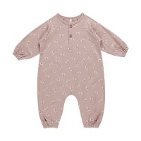 <b>QUINCY MAE</b><br>24aw HENLEY BUBBLE JUMPSUIT || BUTTERFLIES<br>MAUVE<img class='new_mark_img2' src='https://img.shop-pro.jp/img/new/icons1.gif' style='border:none;display:inline;margin:0px;padding:0px;width:auto;' />