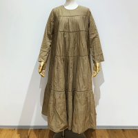 <b>ne Quittez pas</b><br>25ss COTTON VOILE TIERED MAXI DRESS<br>MOCHA<img class='new_mark_img2' src='https://img.shop-pro.jp/img/new/icons1.gif' style='border:none;display:inline;margin:0px;padding:0px;width:auto;' />