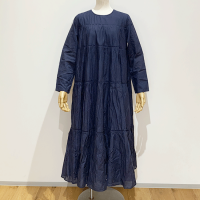 <b>ne Quittez pas</b><br>25ss COTTON VOILE TIERED MAXI DRESS<br>NAVY<img class='new_mark_img2' src='https://img.shop-pro.jp/img/new/icons1.gif' style='border:none;display:inline;margin:0px;padding:0px;width:auto;' />