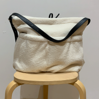 <b>hint hint</b></br>25aw BAG 03<br>#1.WHITE (BOA)<img class='new_mark_img2' src='https://img.shop-pro.jp/img/new/icons1.gif' style='border:none;display:inline;margin:0px;padding:0px;width:auto;' />