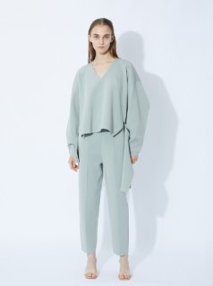 KNITTED　JOG PANTS<img class='new_mark_img2' src='https://img.shop-pro.jp/img/new/icons43.gif' style='border:none;display:inline;margin:0px;padding:0px;width:auto;' />