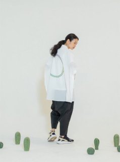 Packable Circle Poncho Shirt(WHITE)<img class='new_mark_img2' src='https://img.shop-pro.jp/img/new/icons43.gif' style='border:none;display:inline;margin:0px;padding:0px;width:auto;' />