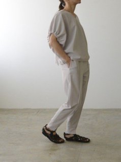 Tucked Pants(light gray)<img class='new_mark_img2' src='https://img.shop-pro.jp/img/new/icons43.gif' style='border:none;display:inline;margin:0px;padding:0px;width:auto;' />