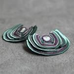 ARRO / Embroidery earring / Turkey Tail green/ڥ