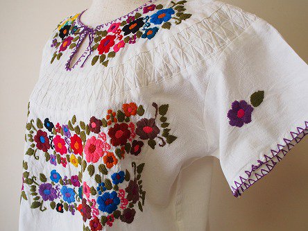 メキシコ・刺繍ブラウス・花柄C - 中南米の衣装と雑貨のお店