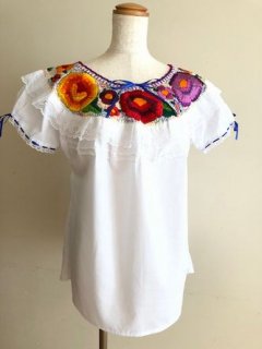 メキシコ・チアパス州・刺繍ブラウス(白×ブルーリボン)