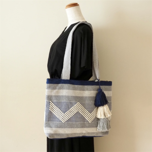 メキシコ・オアハカ州サント・トマス・ハリエサ手織物トートバッグ(紺×ブルー×白)