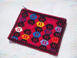 メキシコ・オアハカ州刺繍ポーチ(小)・赤B