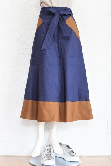 Blue‘ Greed(ブルーグリード)　少しハリ感のあるコットンストレッチ素材に 裾とポケットに配色切り替えのフレアースカート
