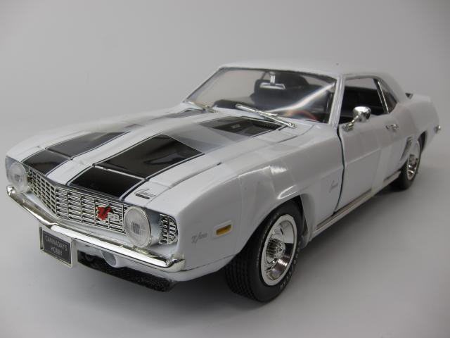 絶版品 アーテル 1/18 1969 シボレー カマロ Z/28 DOVER WHITE/BLACK