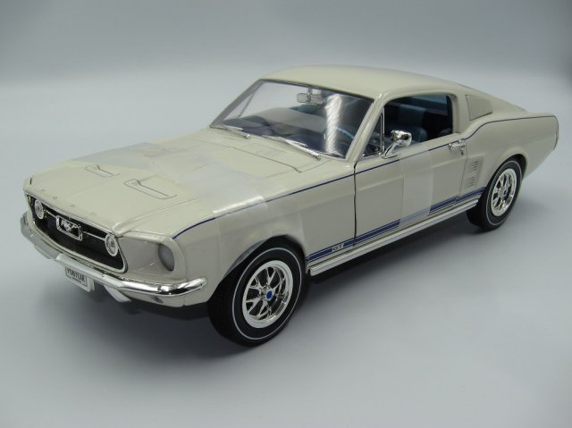 アーテル 1/18 1967 フォード マスタング GT ファストバック WHITE アメ車ミニカー＆US雑貨の通販ショップ ノーブルホビーズ