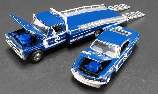 ACME 1/64 フォード F-350 ランプトラック With 1969 トランザム