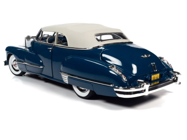 1:18 1947 Cadillac Series 62 キャデラック ミニカー