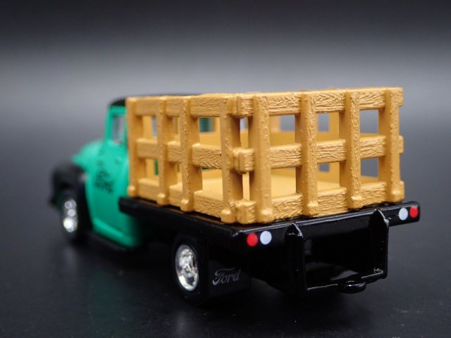 M2マシーン AUTO-THENTICS 1/64 1956 フォード F-100 ステーキベッド