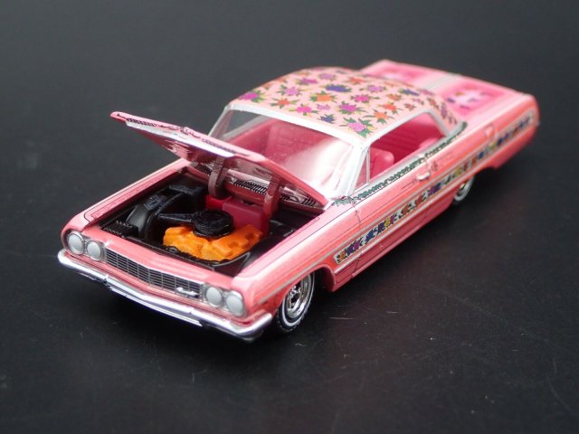 グリーンライト CALIFORNIA LOWRIDERS 1/64 1964 シボレー インパラ Gypsy Rose  アメ車ミニカー＆US雑貨の通販ショップ ノーブルホビーズ