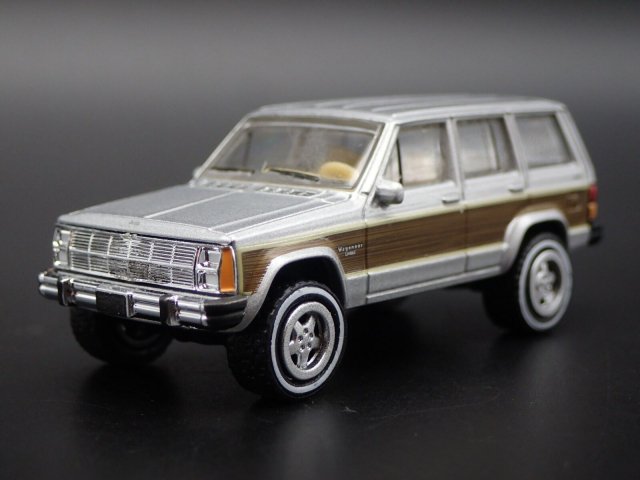 グリーンライト HOLLYWOOD 1/64 1986 JEEP チェロキー ワゴニア 