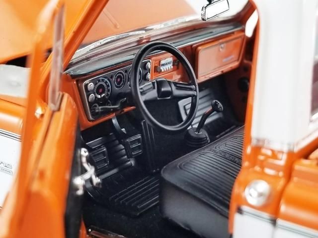 ACME 1/18 1972 シボレー K10 4×4 LTD1458 アメ車ミニカー＆US雑貨の通販ショップ ノーブルホビーズ