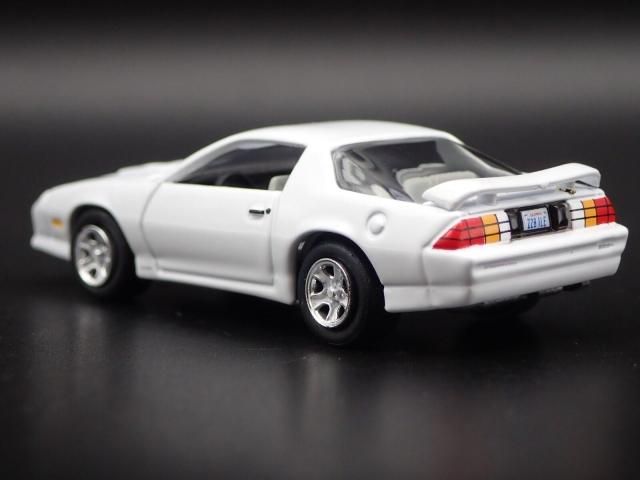 ジョニーライトニング シボレー カマロ IROC-Z スチール缶ケース