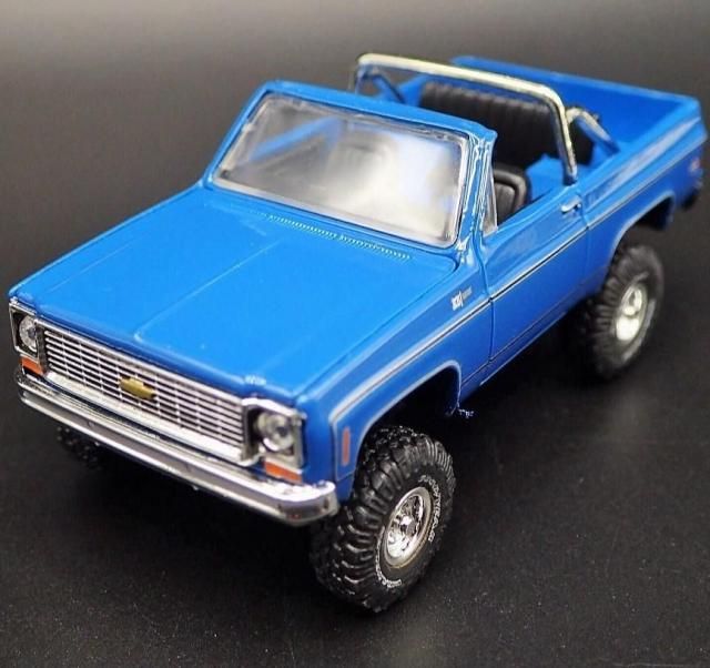 M2マシーン ウォルマート限定　1973 シボレーK5 ブレーザー M2マシーン HOBBY EXCLUSIVE 1/64 1973 シボレー K5 ブレイザー
