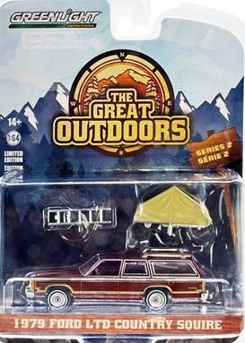 グリーンライト GREAT OUTDOORS 1/64 1979 フォード LTD カントリー