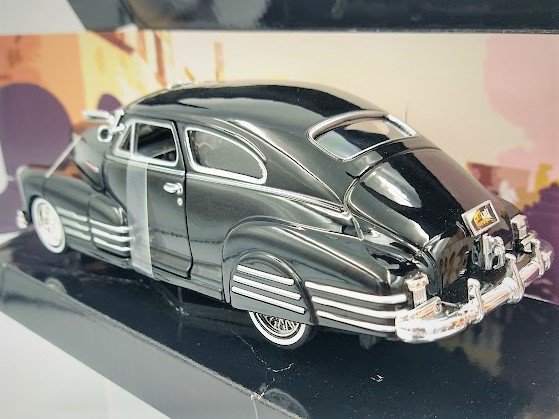 モーターマックス Mijo GET LOW 1/24 1948 シボレー エアロセダン フリートライン - BLACK ノーブルホビーズ　 アメ車ミニカー＆US雑貨の通販ショップ