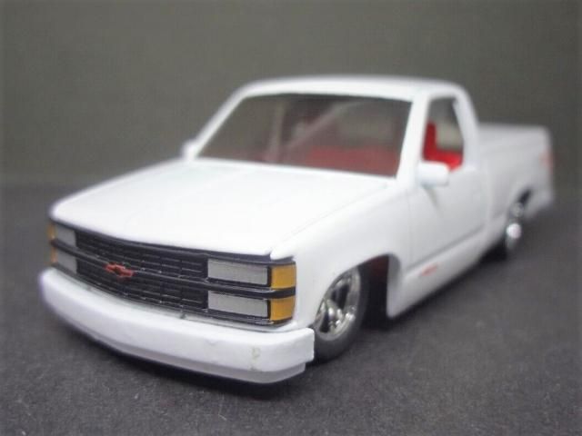 M2マシーン Mijo 1/64 1993 シボレー C1500 SS 454 - WHT