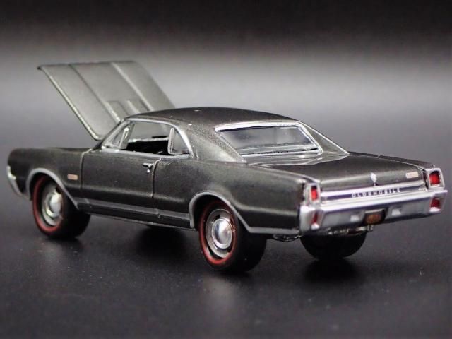 ジョニーライトニング MUSCLE CARS U.S.A. 1/64 1967 オールズ