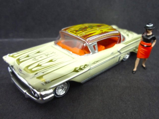 レーシングチャンピオン Mijo 1/64 1958 シボレー インパラ with フィギュア Lowriders ノーブルホビーズ　 アメ車ミニカー＆US雑貨の通販ショップ