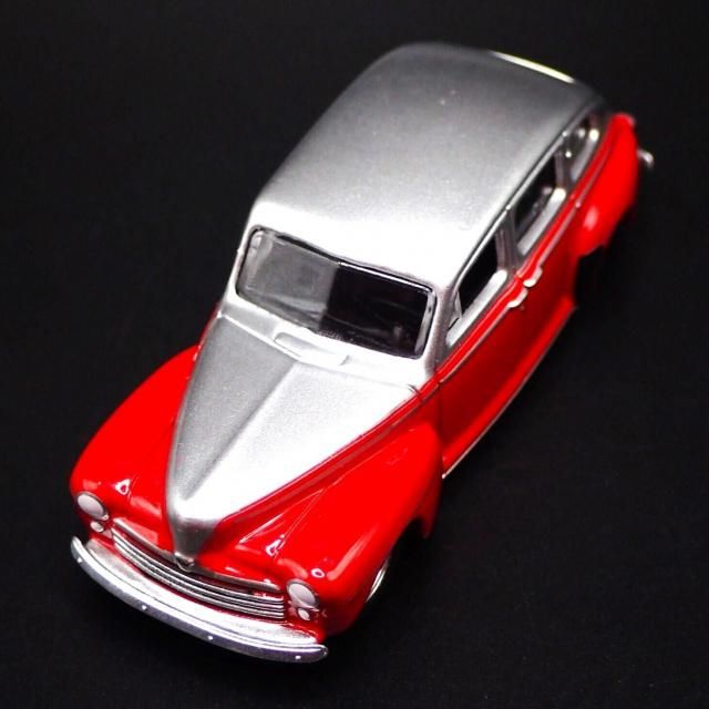 グリーンライト CALIFORNIA LOWRIDERS 1/64 1947 フォード