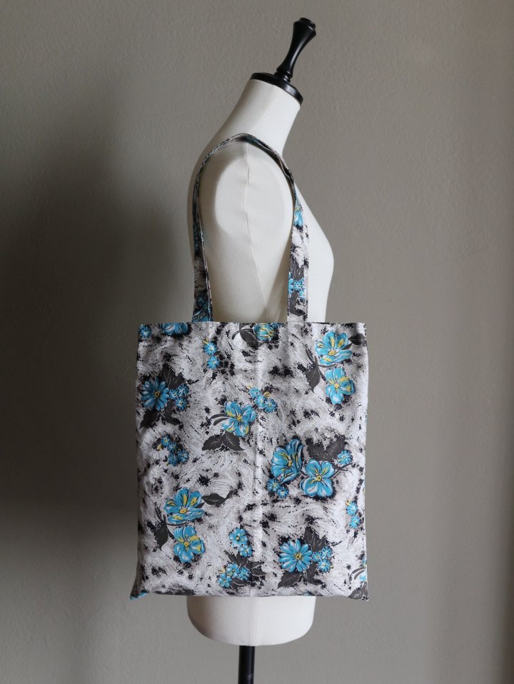 Upcycled Tote Bag with Vintage Clothing - La boutique Uncinq