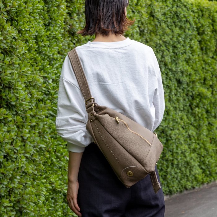 Magnu ｜マヌー｜バッグ・カバン・革製品｜STOMACH shoulder small ｜ Magnu Atelier Shop