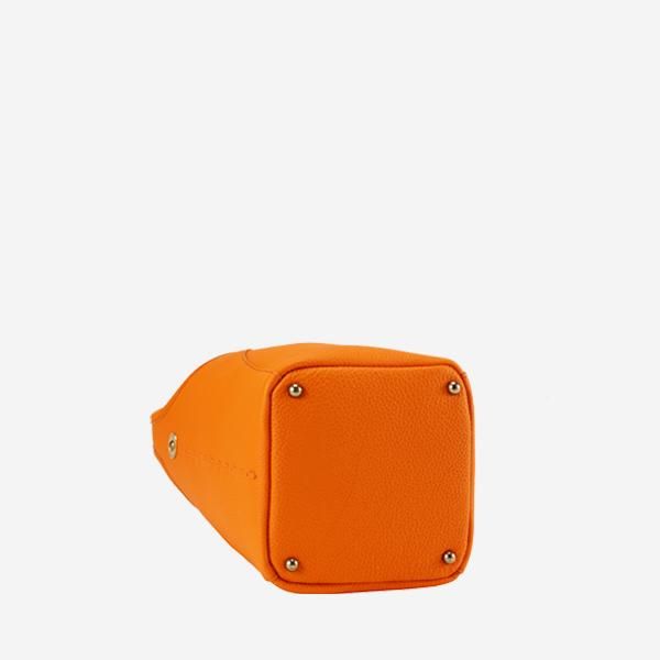【美品】Magnu マヌー　ショルダーバッグ　本革　金具　オレンジ　サコッシュ 美品】Magnu マヌー ショルダーバッグ 本革 金具 オレンジ