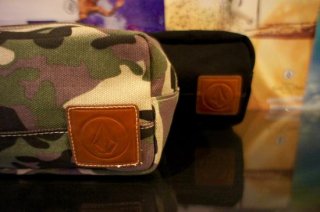 <img class='new_mark_img1' src='https://img.shop-pro.jp/img/new/icons15.gif' style='border:none;display:inline;margin:0px;padding:0px;width:auto;' />Stone Patch Canvas Pouch
