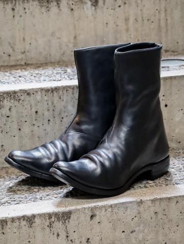 <img class='new_mark_img1' src='https://img.shop-pro.jp/img/new/icons8.gif' style='border:none;display:inline;margin:0px;padding:0px;width:auto;' />DIAGONAL ZIP BOOTS