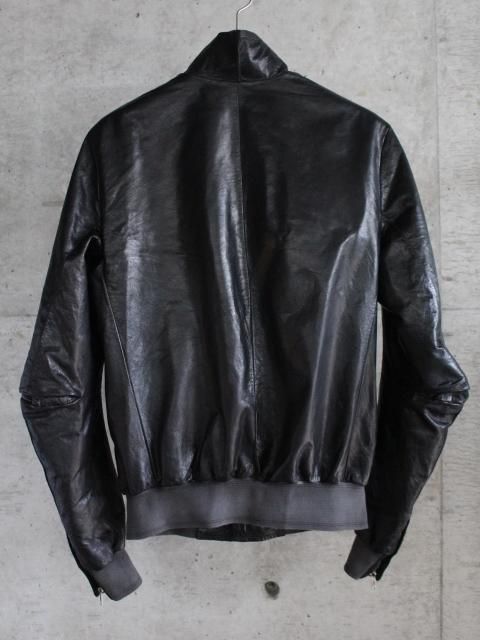 O.DYED SEMI-ARMHOLE LEATHER BOMBER / CAROL CHRISTIAN POELL