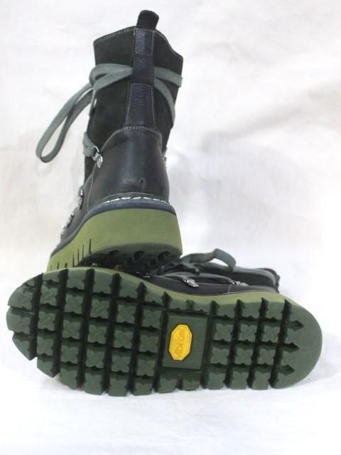 HIKING BOOTS 