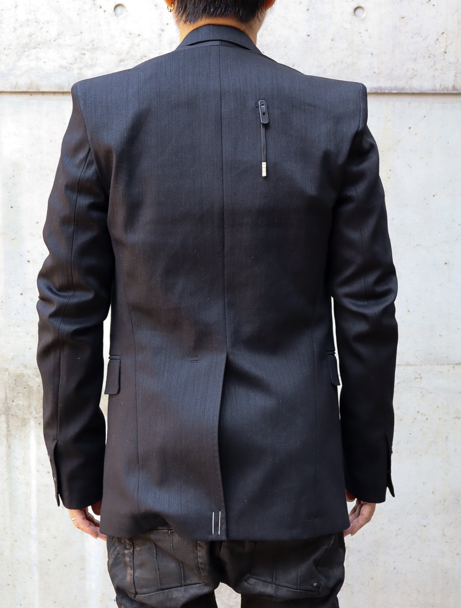 SUIT3 / BORIS BIDJAN SABERI 神戸 SHELTER2