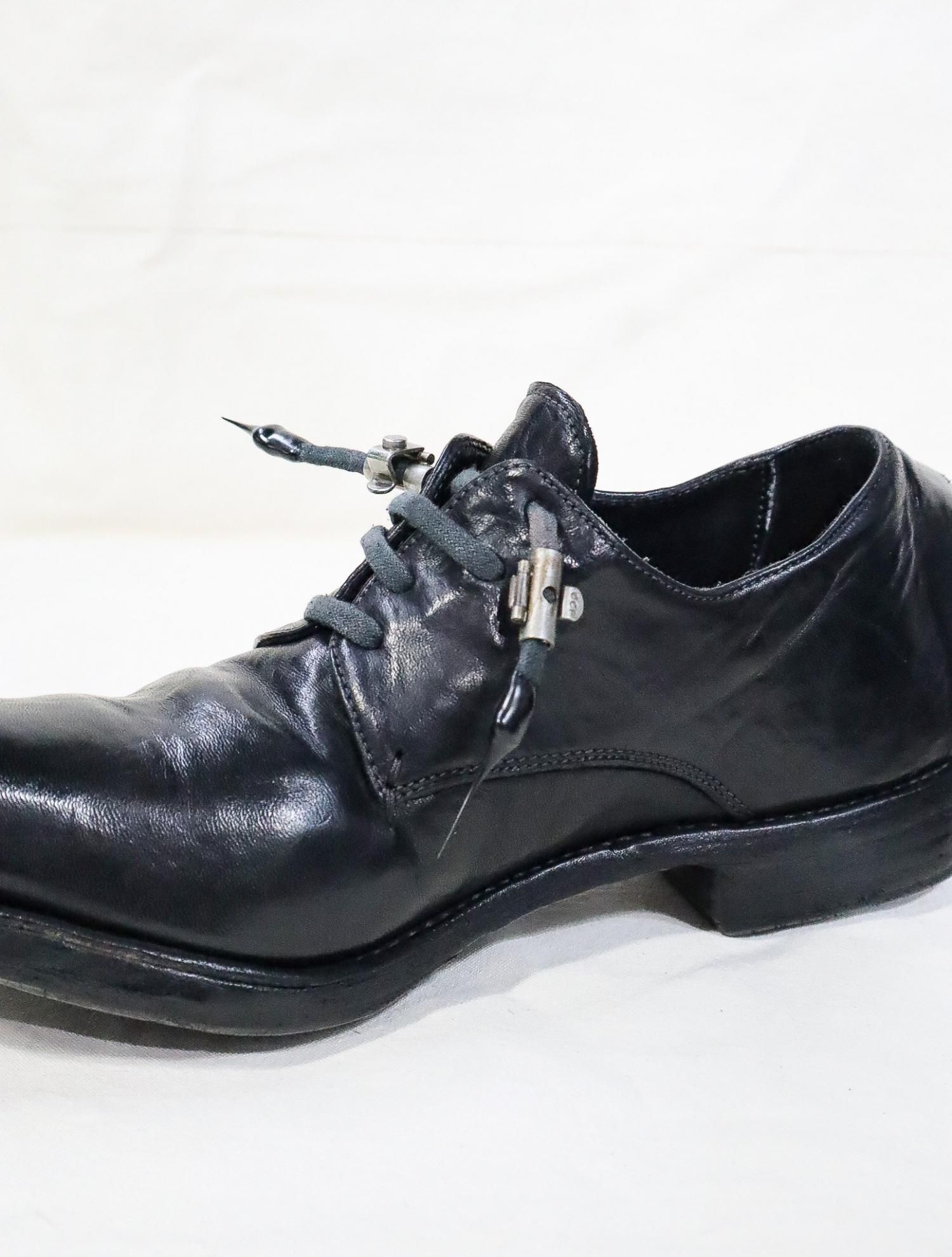 OBJECT DYED GOODYEAR PROSTHETIC SPUR-BITER OFFICER / CAROL