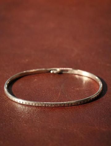 <img class='new_mark_img1' src='https://img.shop-pro.jp/img/new/icons8.gif' style='border:none;display:inline;margin:0px;padding:0px;width:auto;' />bangle hook pattern