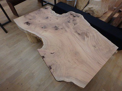 高さ35㎝一枚板　欅無垢材　ローテーブル