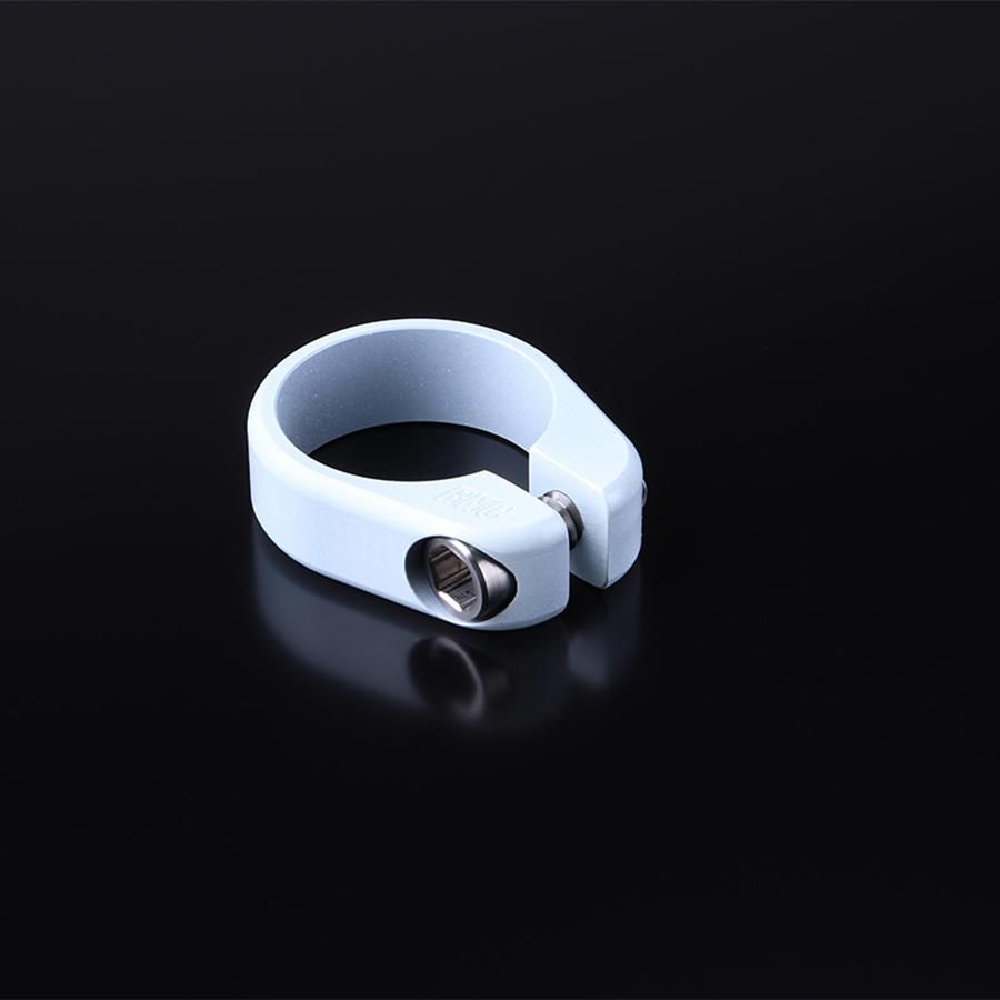 RNC -TITANIUM SEAT POST CLAMP - 28.6mm - W-BASE | BMXや RNC -TITANIUM SEAT POST CLAMP - 28.6mm - W-BASE | BMXや