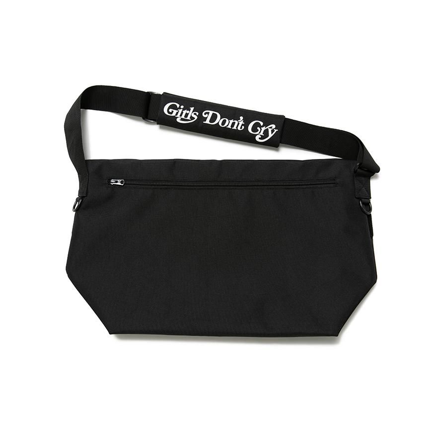 HMxBMWxGDC MESSENGER BAG - BLACK - W-BASE | ONLINE STORE