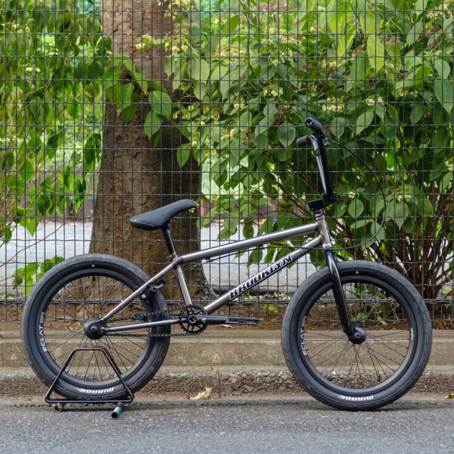 <img class='new_mark_img1' src='https://img.shop-pro.jp/img/new/icons1.gif' style='border:none;display:inline;margin:0px;padding:0px;width:auto;' />BROOKLYN MACHINE WORKS - STREET BMX 20.8 - TRANS BLACK