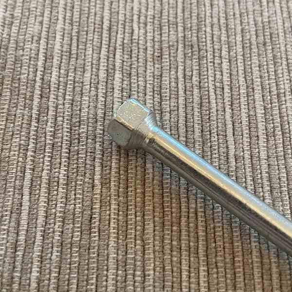 ダイナモスルーボルト E3L